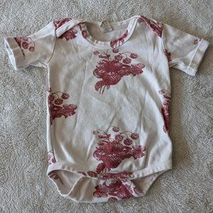 kate quinn shortsleeve bodysuit // strawberries
